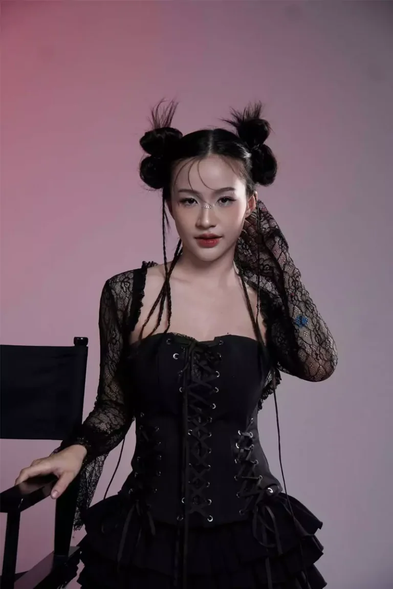 Artist Truong Vy